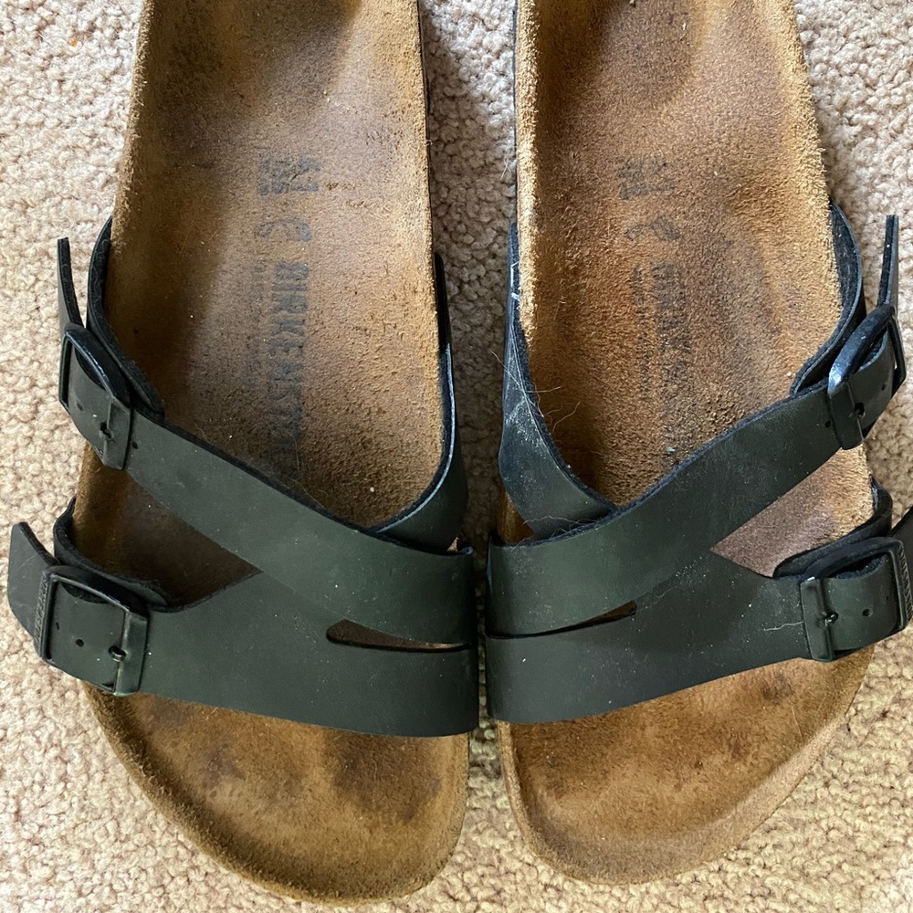 *FREE SHIPPING* Birkenstocks Yao Sandals